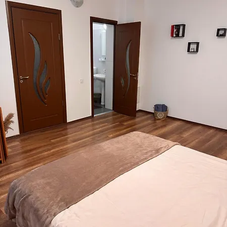 Madalina's House - Cozy 2-bedroom * Brassó