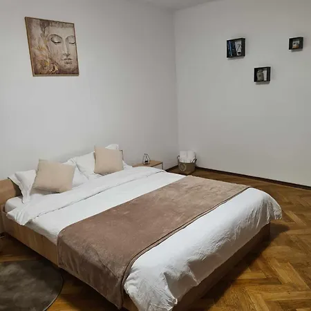 Madalina's House - Cozy 2-bedroom