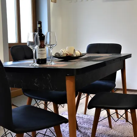 Madalina's House - Cozy 2-bedroom * Braşov