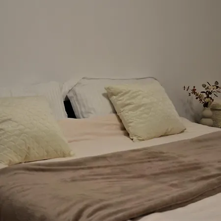 Apartman Madalina's House - Cozy 2-bedroom *