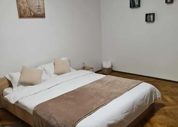 Madalina's House - Cozy 2-bedroom