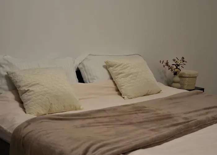 Lägenhet Madalina's House - Cozy 2-bedroom *