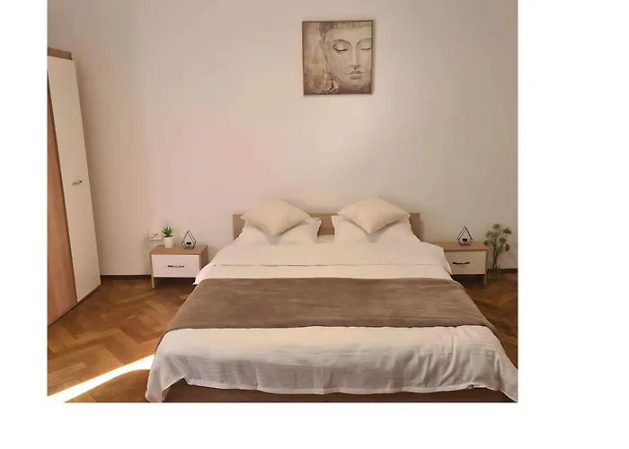 Madalina's House - Cozy 2-bedroom *