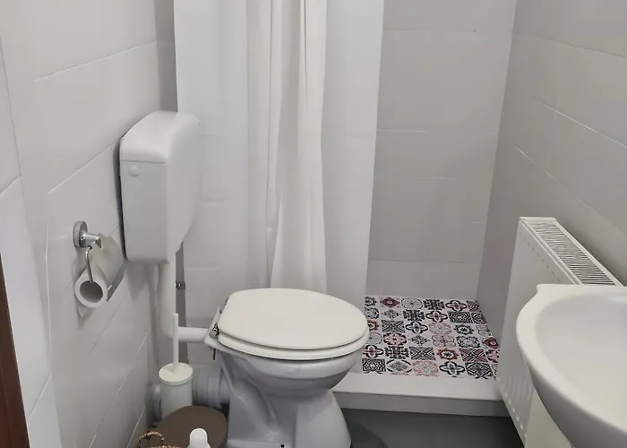 Lägenhet Madalina's House - Cozy 2-bedroom Braşov