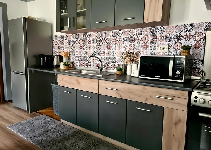 Madalina's House - Cozy 2-bedroom Lägenhet